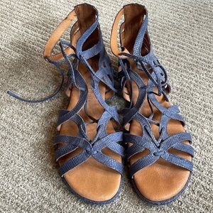 Gentle Souls lace up gladiator sandals, size 6